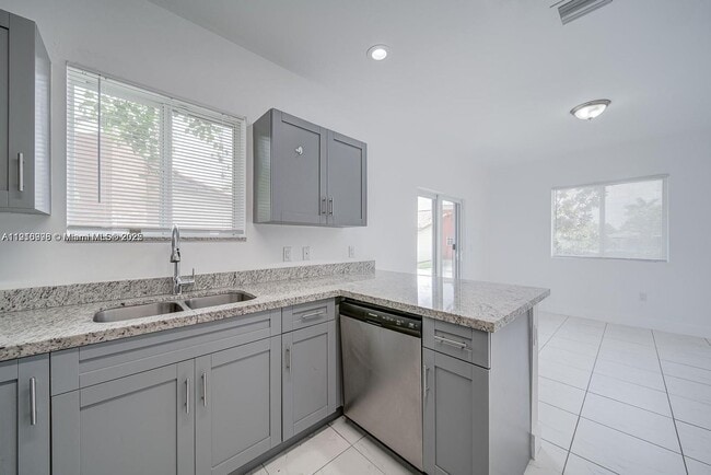 Photo - 14708 NE 7th Ave