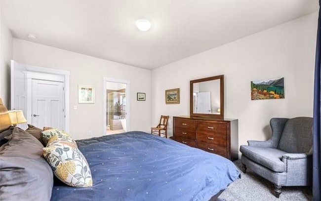 Photo - 697 Chuckanut Dr N