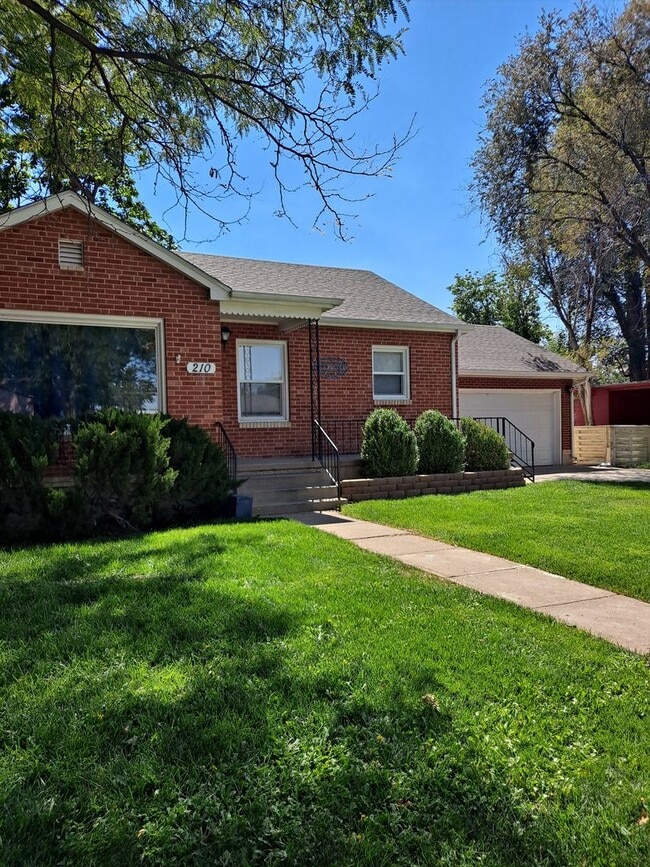 Building Photo - ALL PROSPECTIVE TENANTS MUST SUBMIT A $58 ... Rental