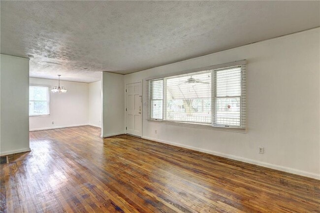 Photo - 3274 Harris Dr