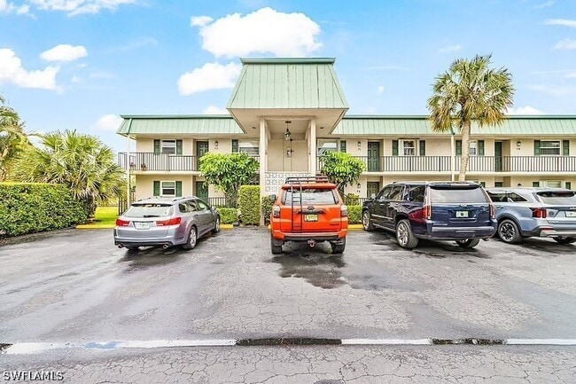 Photo - 600 Valley Stream Dr Unidad F8