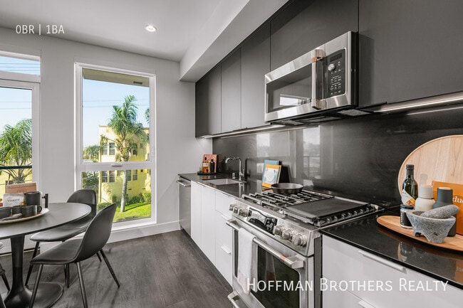 Photo - 200 N Toluca St Unidad 204