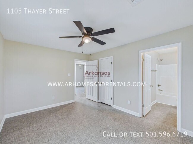 Photo - 1105 Thayer St
