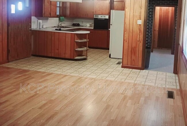 Photo - 600 Paw Paw Rd