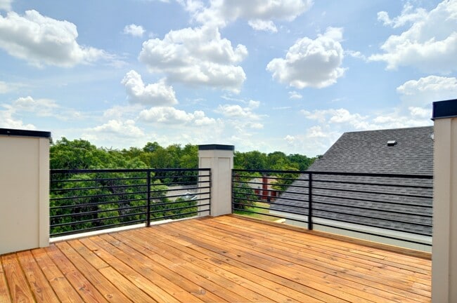 Photo - 2512 Forest Park Blvd Unit Full