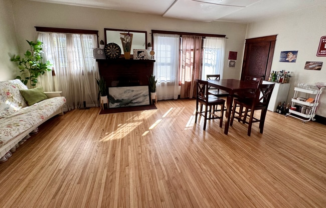 Photo - 513 N Dunn St