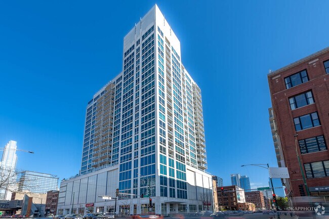 Building Photo - 757 N Orleans St Unit 2110 Rental
