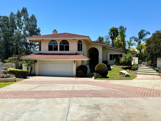 Great 4B/3BA House in Escondido! - Great 4B/3BA House in Escondido!