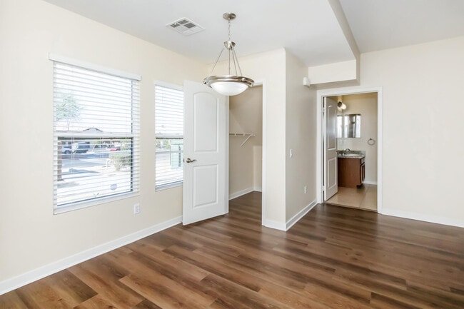 Vineyards at Palm Desert Apartment Homes