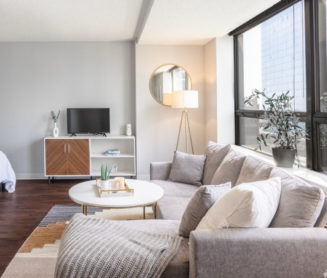 Photo - 485 E Ohio St Unit 485 E Ohio