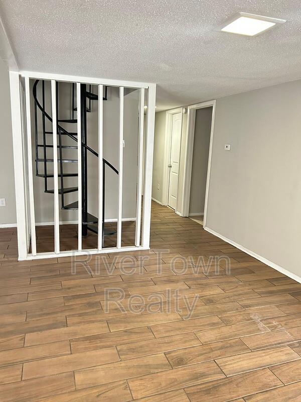 Photo - 3366 Fairbanks St