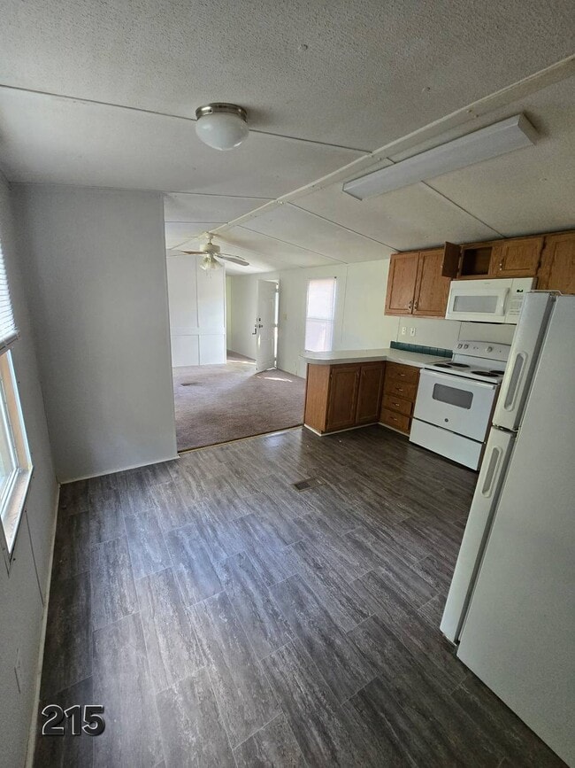 Photo - 215 Julia St