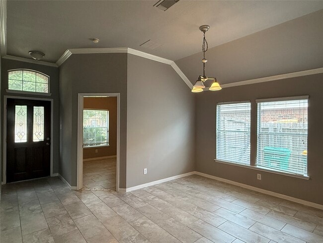 Photo - 16126 Saxon Hollow Ln
