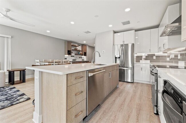 Photo - 12400 Capri Cir N Unidad A