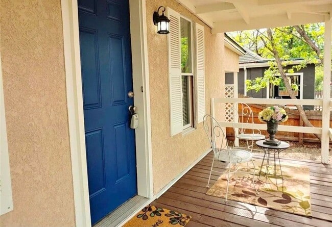 Photo - 629 Maple St