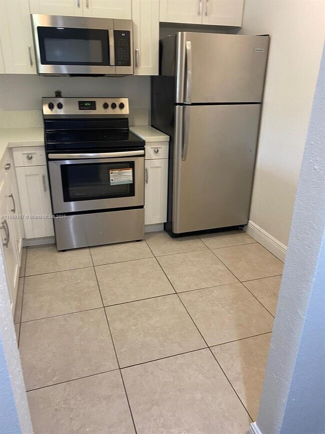 Photo - 484 NW 165th St Unidad A-309
