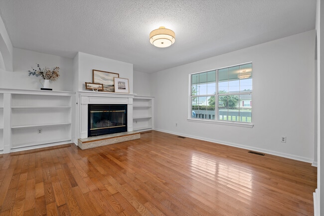 Photo - 224 N Brent Dr