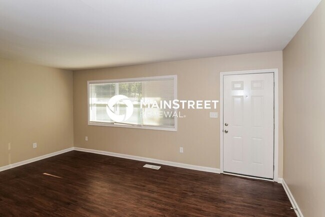 Photo - 3 Bedroom Pet-Friendly Home in Birmingham, AL with Main Street Renewal