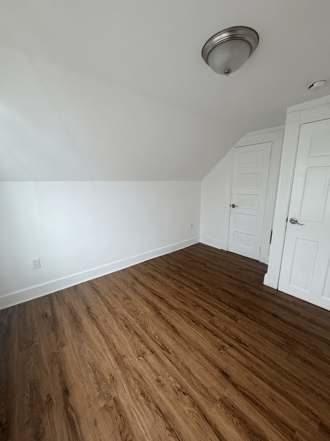 Bedroom 1 - 385 Huntington Rd Unit Third Floor Apartment