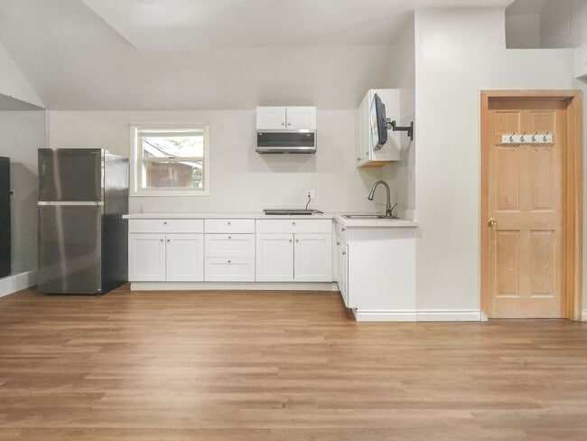 Photo - Charming Studio Near Downtown Bellevue wit...