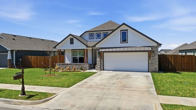 Photo - Lawn Care Included! 4/2.5/2 Owasso!