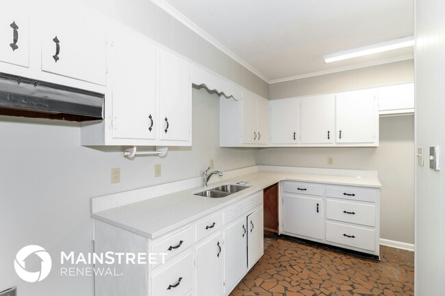 Photo - 2276 Sutherland Dr
