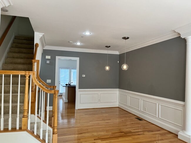 Photo - 711 Carpenter Rd