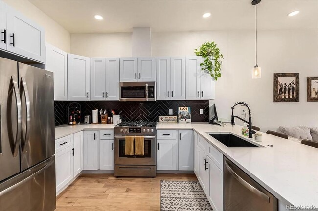 Photo - 3541 N Williams St