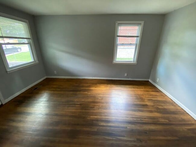 Photo - 2/1 Duplex in Greenwood Neighbors of East Nashville!  Pets ok! W/D Included!