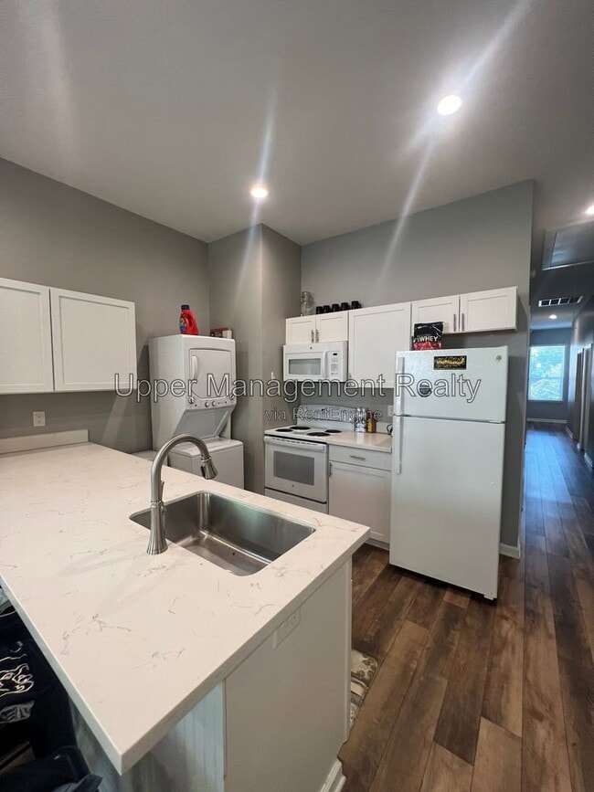 Photo - 7522 Burthe St Unit B