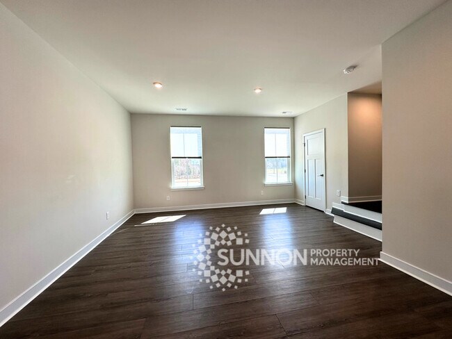 Photo - Spacious 3-Bedroom Townhome in a Prime Location