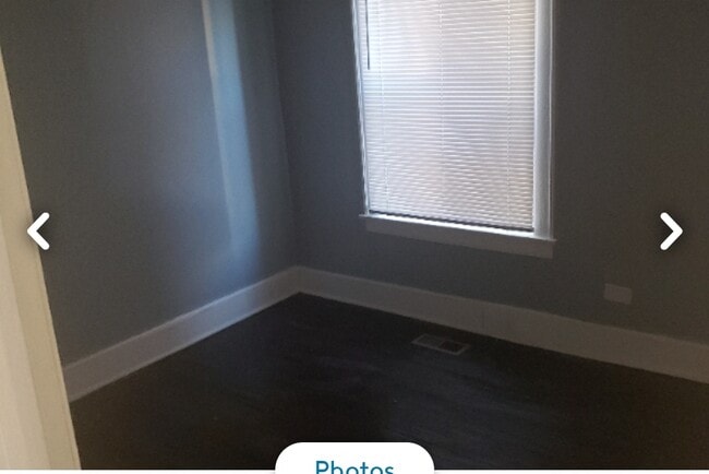 Building Photo - 7456 S Stewart Ave Unit 3