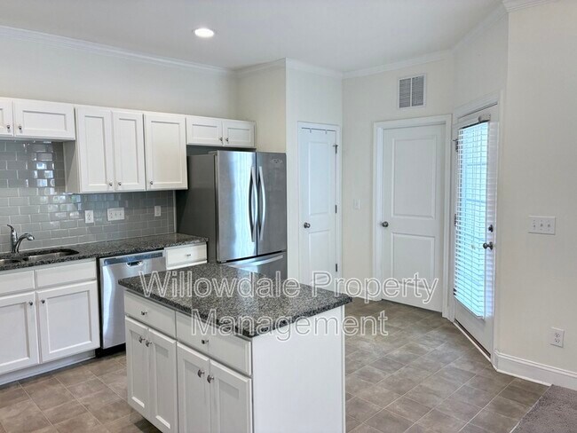 Photo - 100 Spring Pine Ln