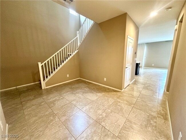 Photo - 7428 Amesbury St