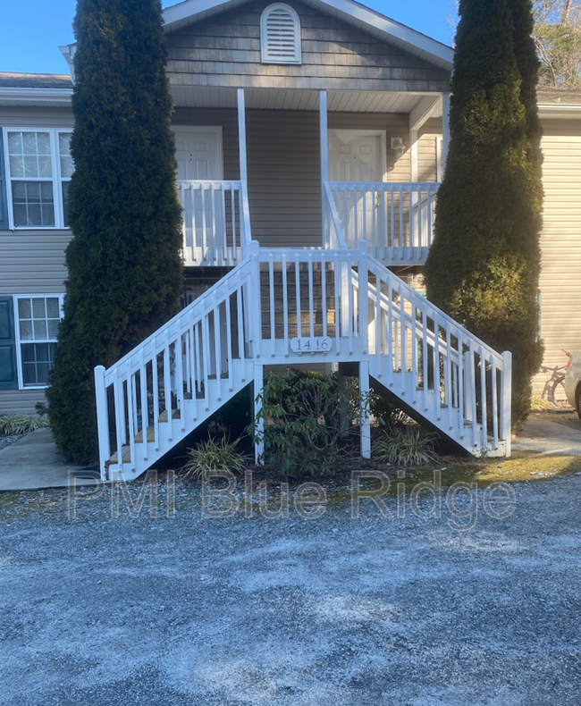 Building Photo - 1416 Highland Ave Unit B Rental