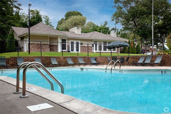 Building Photo - 380 Lake Pointe Dr Rental