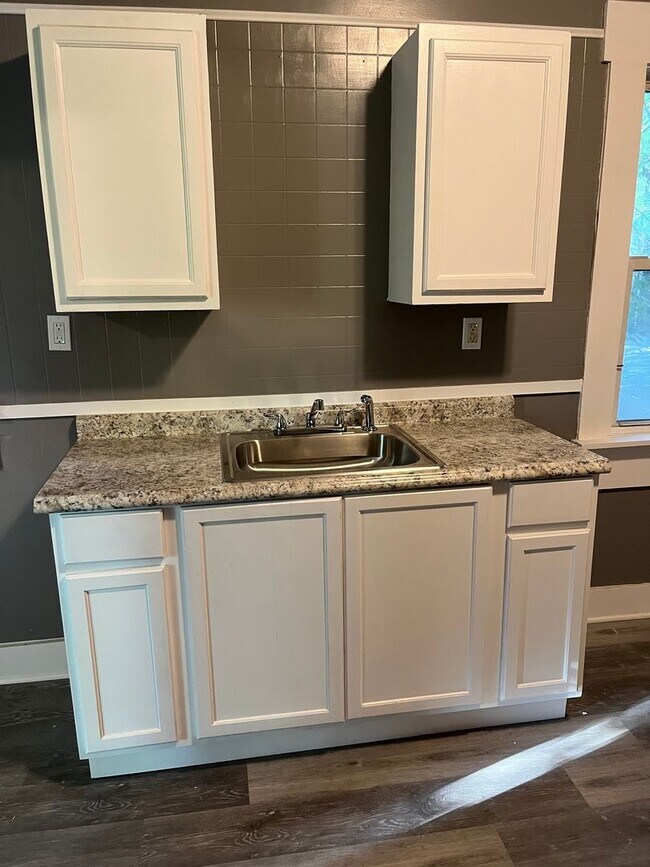 Photo - 7915 Linwood Ave Unit #1