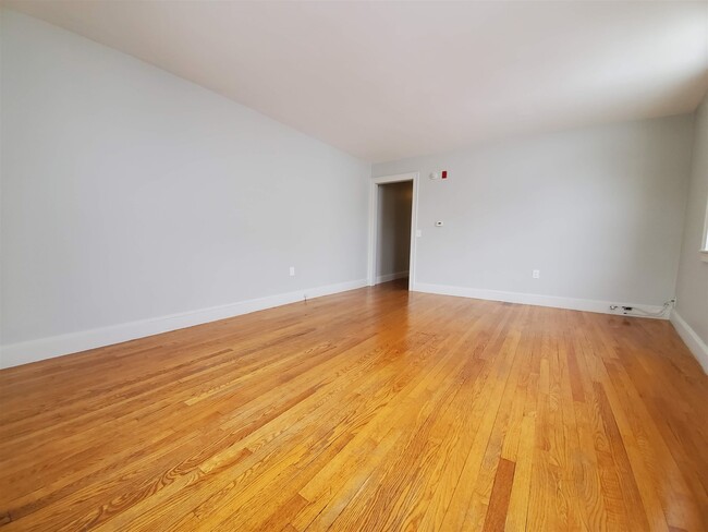 Photo - 444 Lafayette Rd Unidad 4