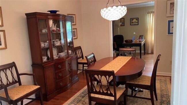 Photo - 2901 Victoria Dr