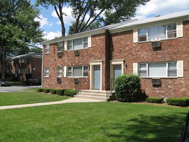 Colonial Heights Apartments For Rent in Parsippany, NJ | ForRent.com
