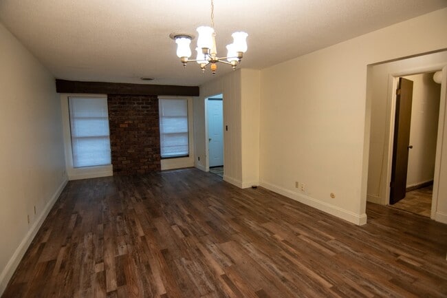 Photo - Cozy 1-Bedroom Multiplex Apartment in Coffeyville, KS with Modern Amenities! Unit Apartment B