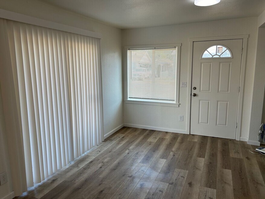2333 White Ave