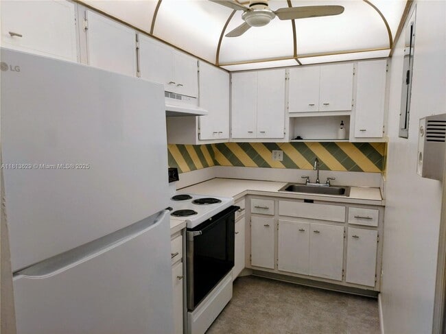 Photo - 3000 Riomar St Unit 510