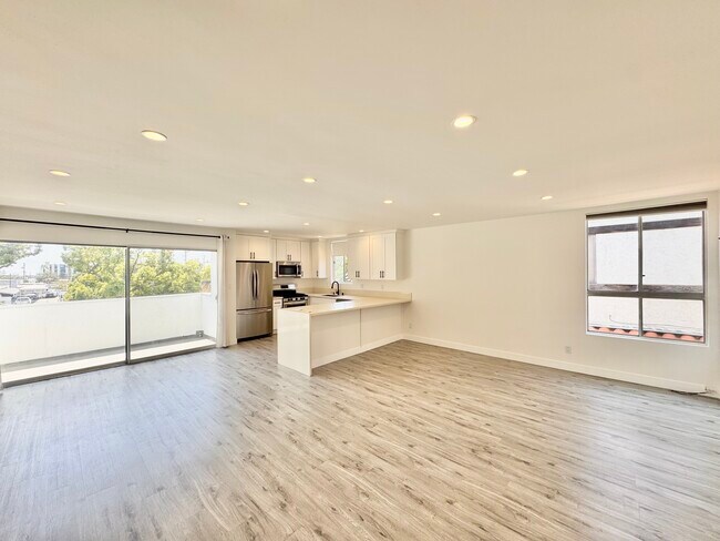 Photo - 1345 18th St Apartment Unit 4