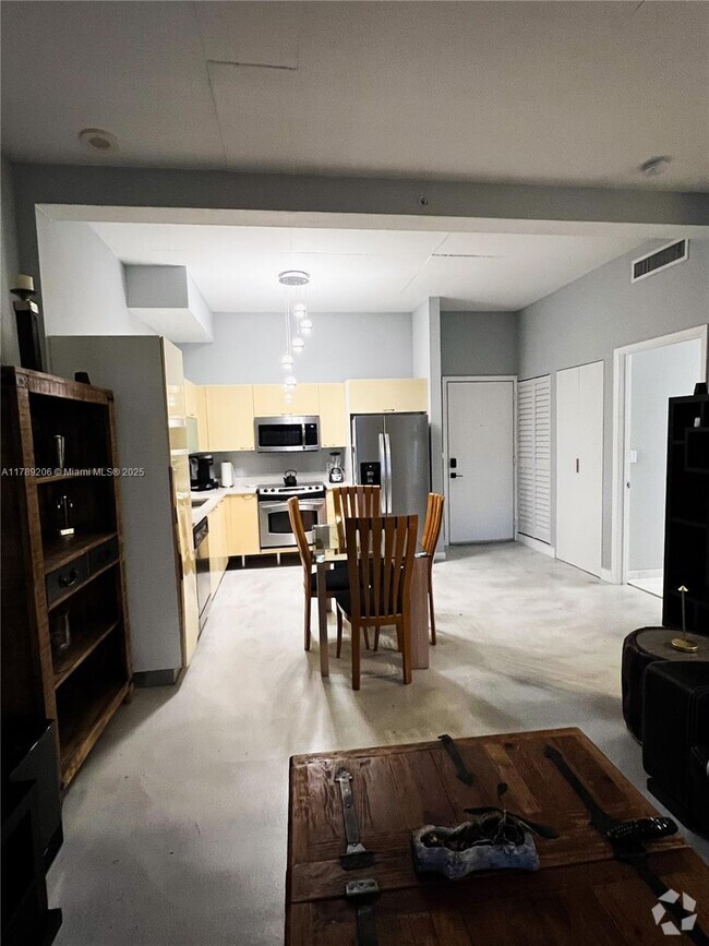 Building Photo - 234 NE 3rd St Unit 703 Rental