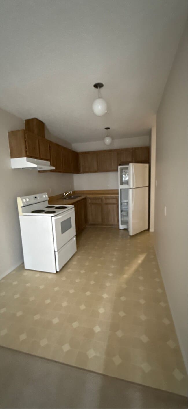 Photo - 4917-4961 61 Ave Unit CS-304