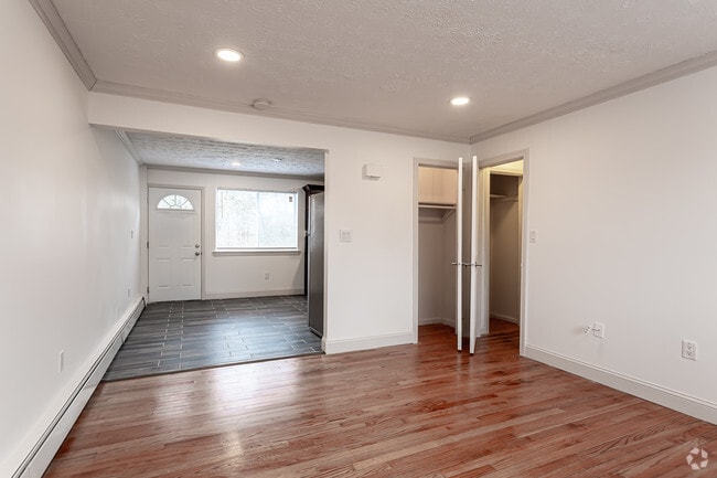 Living Area - Colchester Estates