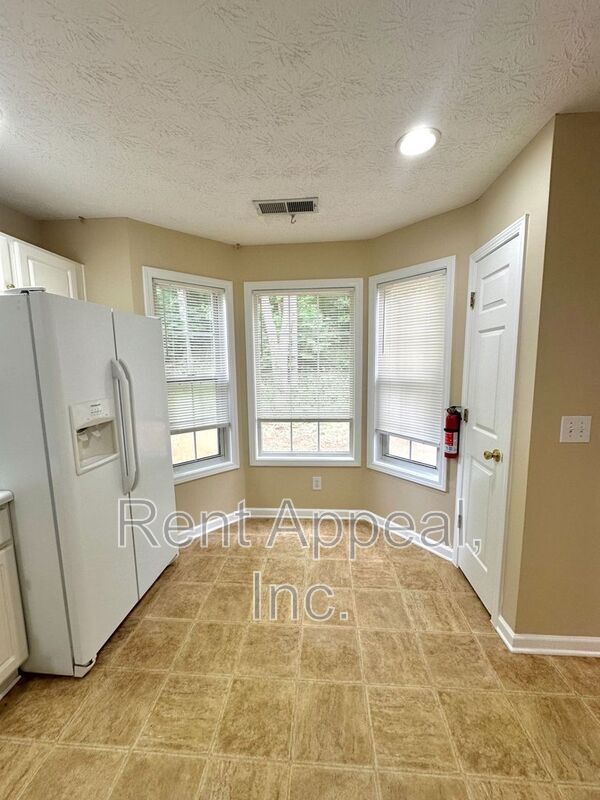 Photo - 185 Weatherstone Dr
