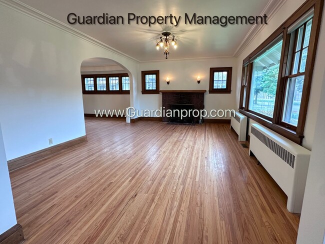 Photo - South Minneapolis Renovated Single Family Home, New Bathrooms, Hardwood Floors, W/D