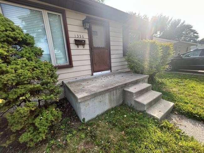 Building Photo - 1336 Goulson- Rental